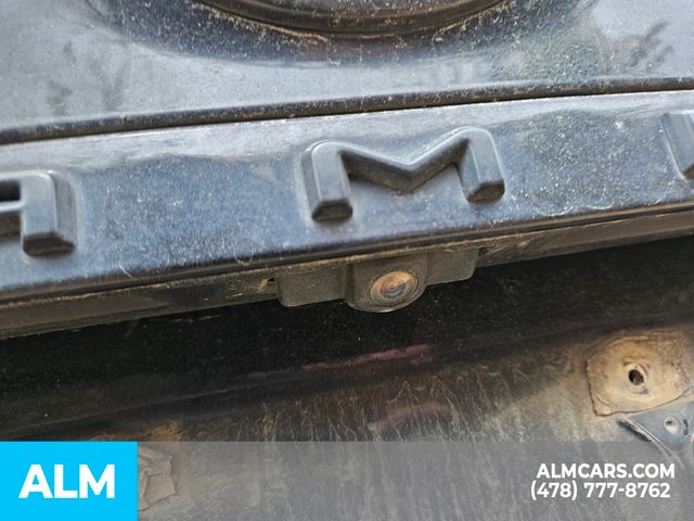Vehicle image 13 of 25