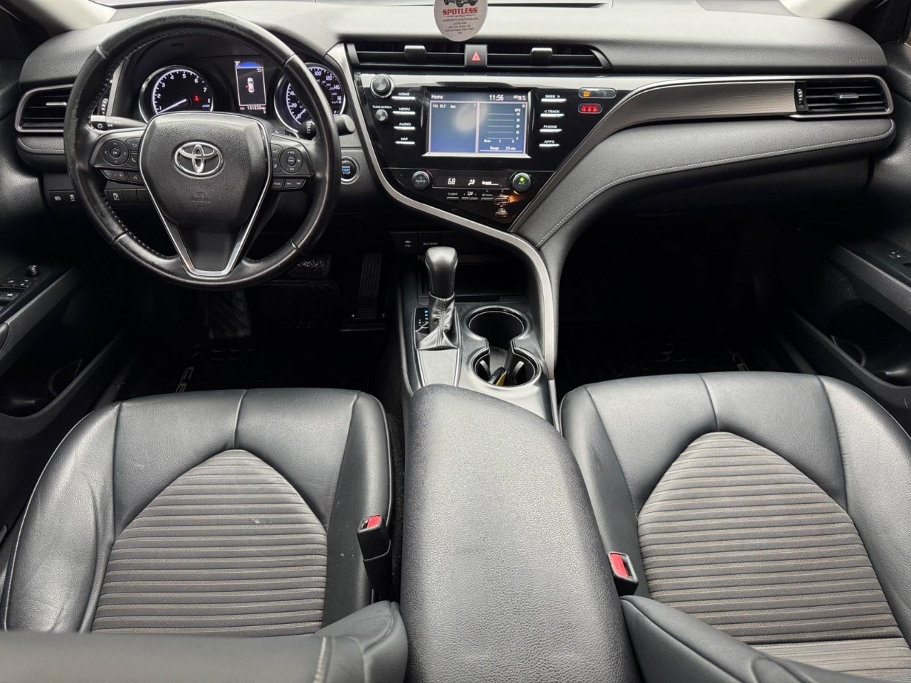 Vehicle image 23 of 27