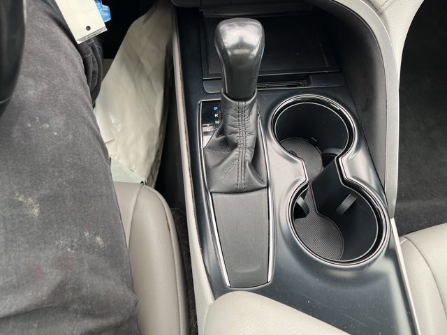Vehicle image 23 of 29