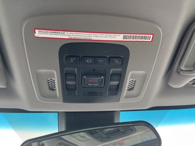 Vehicle image 25 of 29