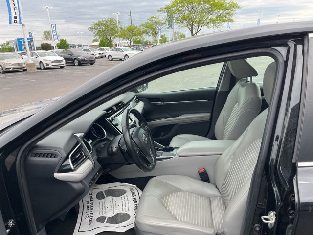 Vehicle image 18 of 29