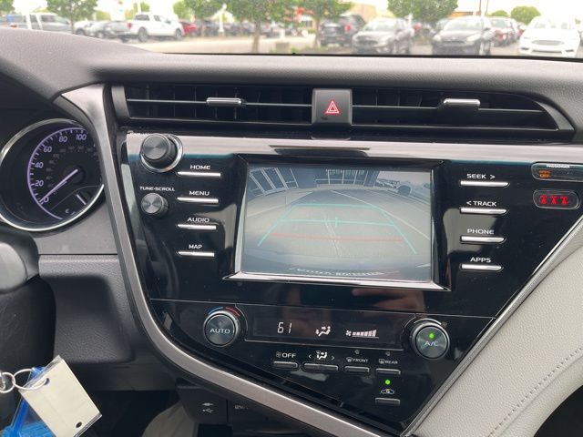 Vehicle image 21 of 29