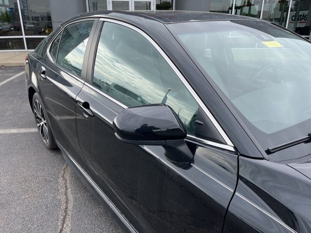 Vehicle image 10 of 29