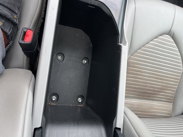 Vehicle image 24 of 29