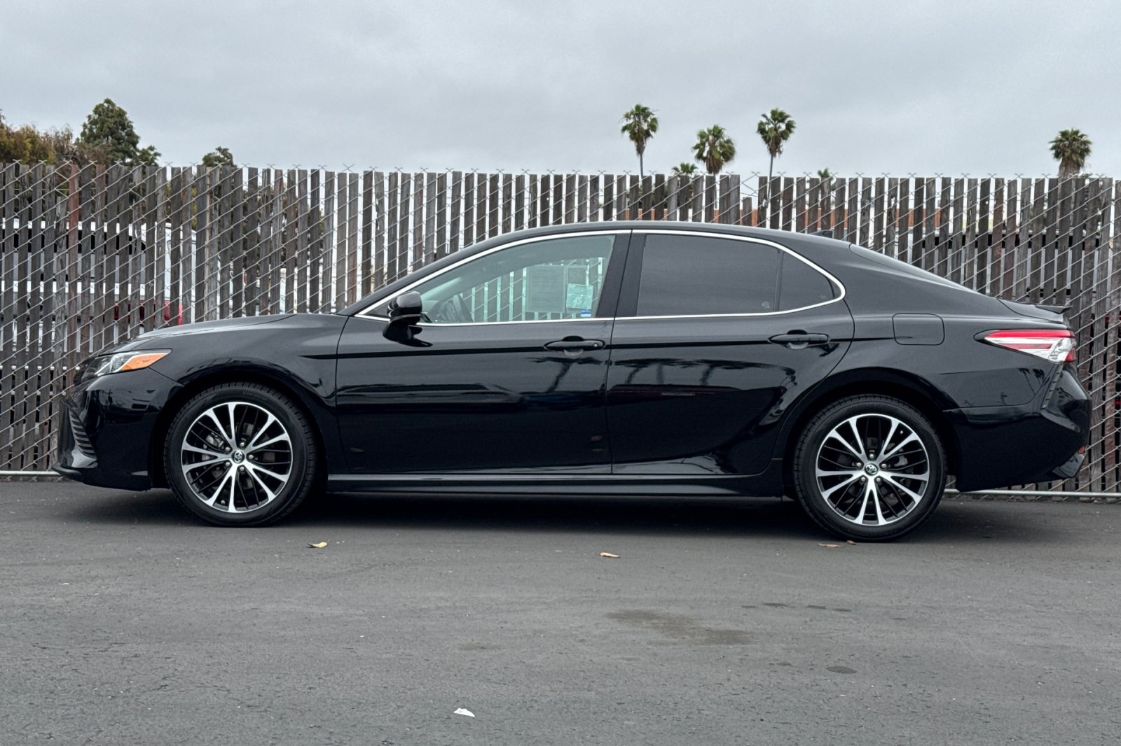 Vehicle image 9 of 26