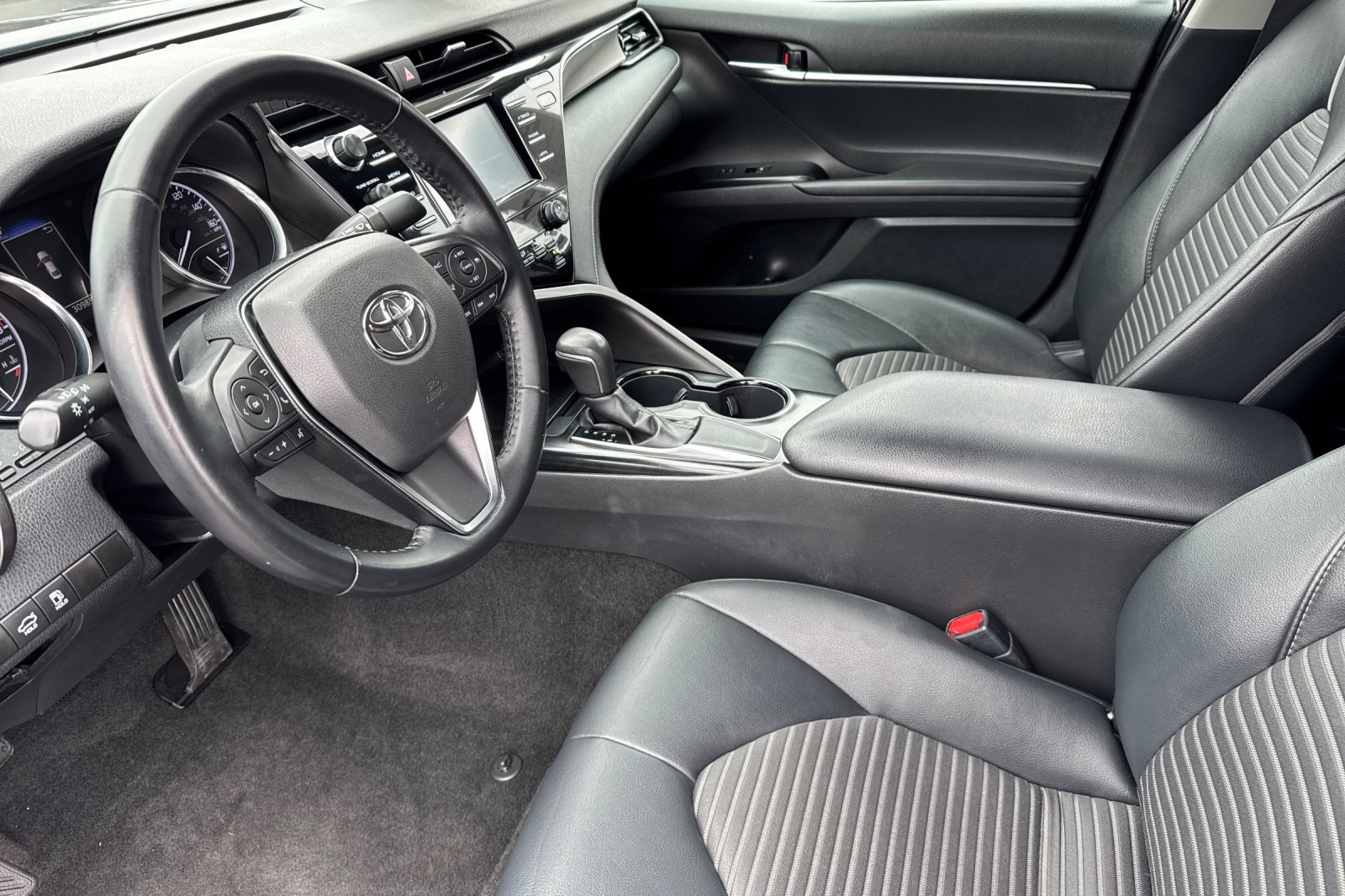 Vehicle image 10 of 26