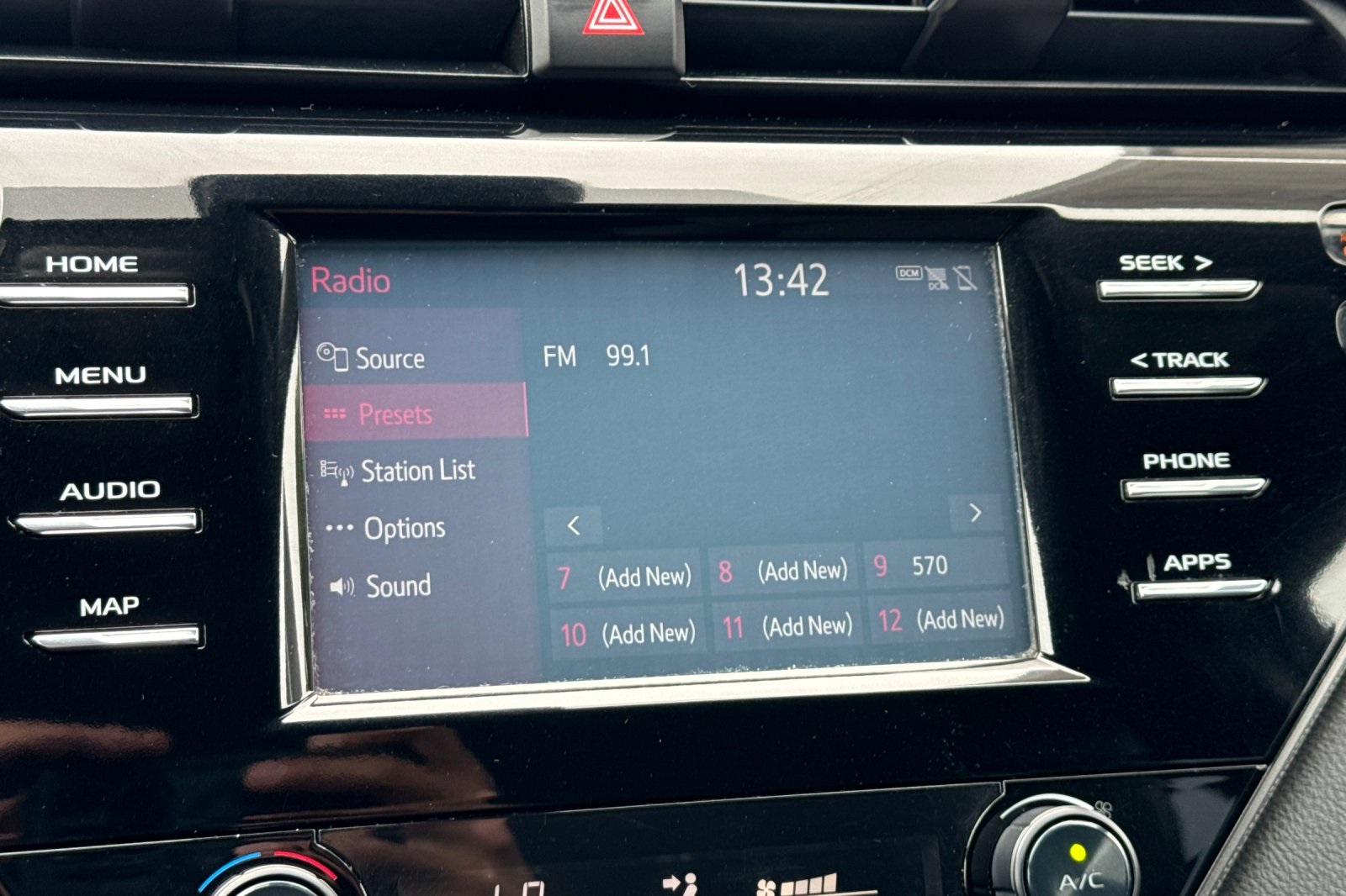 Vehicle image 17 of 26