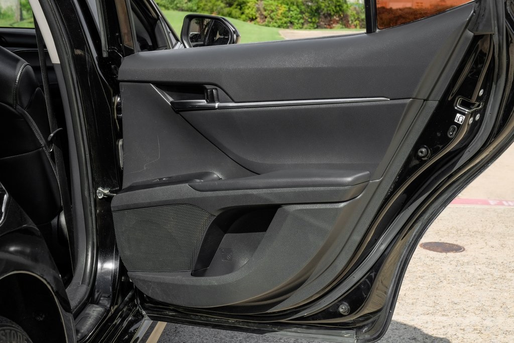 Vehicle image 53 of 58