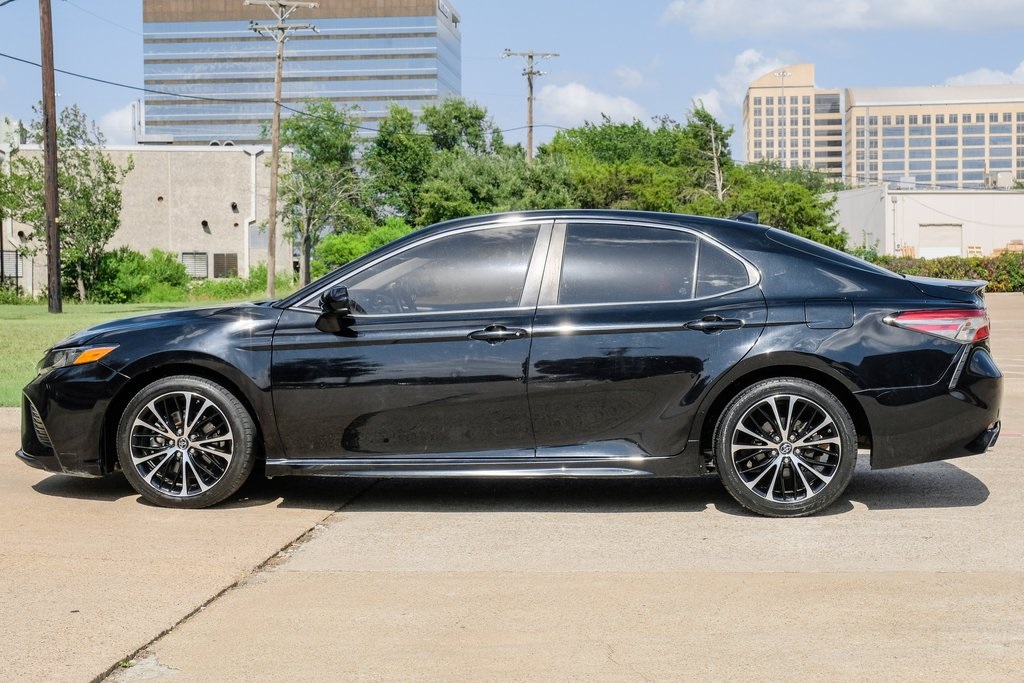 Vehicle image 15 of 58