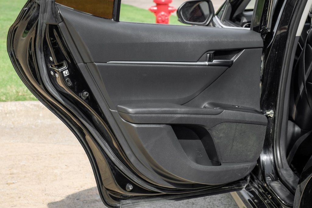Vehicle image 55 of 58