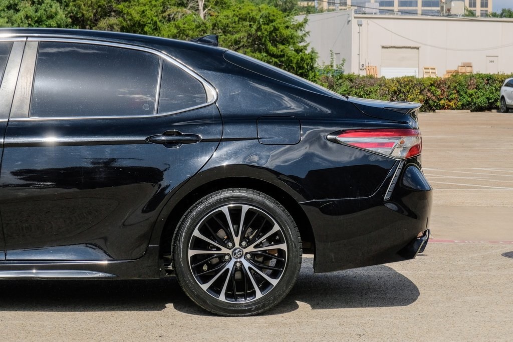 Vehicle image 11 of 58