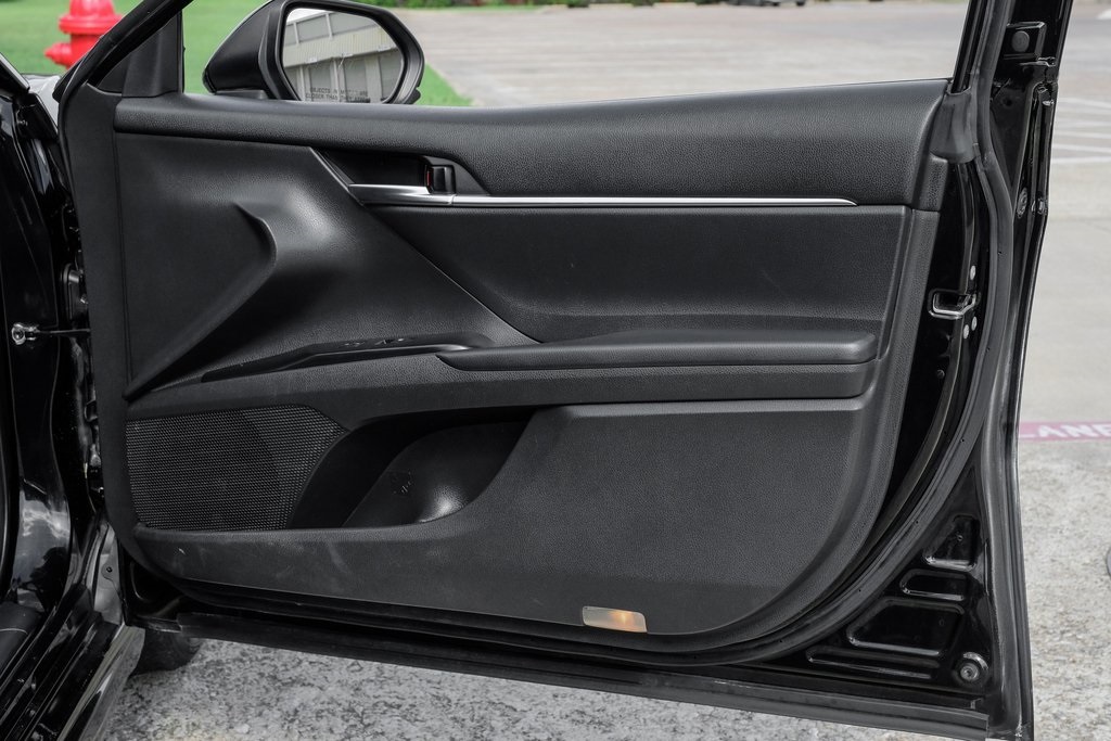 Vehicle image 46 of 58