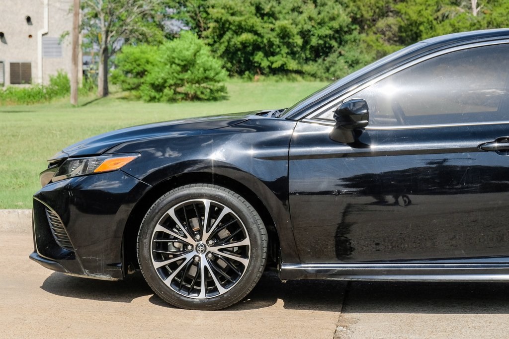 Vehicle image 4 of 58