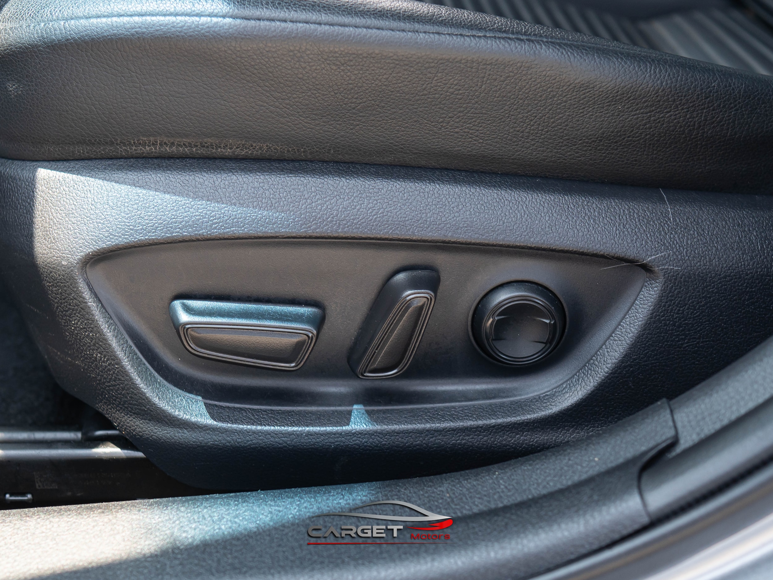 Vehicle image 35 of 55