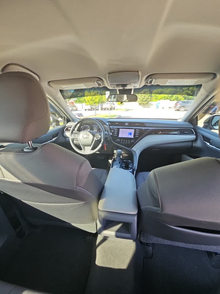 Vehicle image 10 of 16