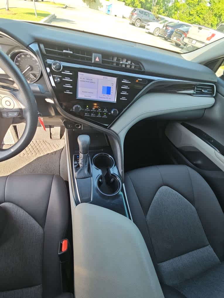 Vehicle image 12 of 16