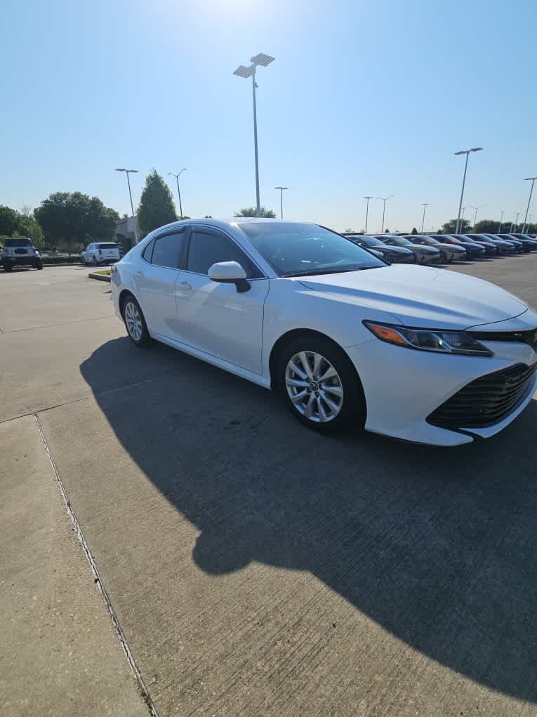 Vehicle image 3 of 16