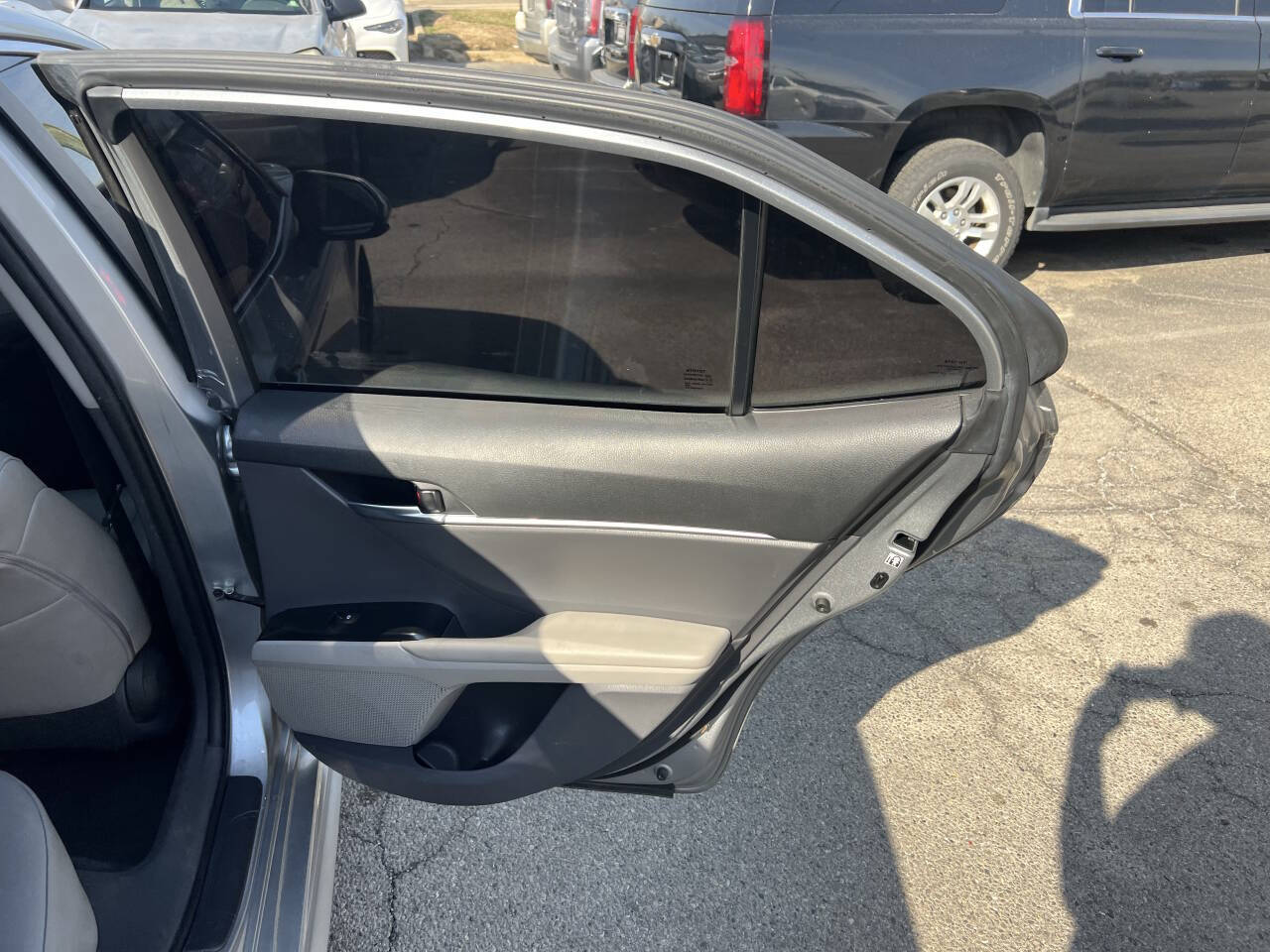 Vehicle image 21 of 23