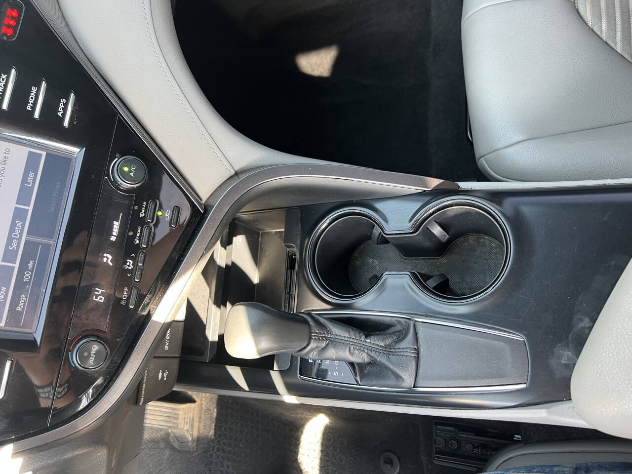 Vehicle image 12 of 23