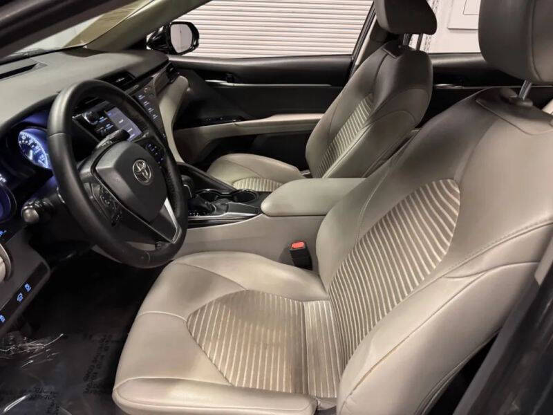 Vehicle image 34 of 58