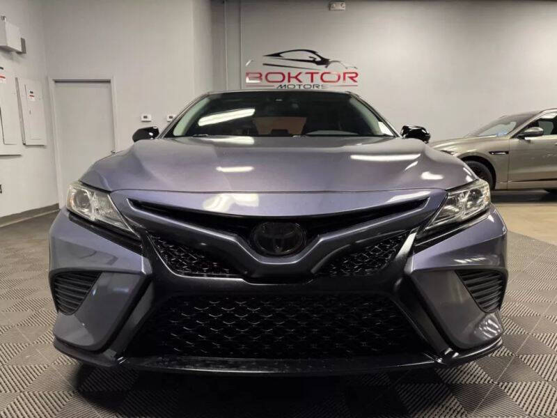 Vehicle image 9 of 58
