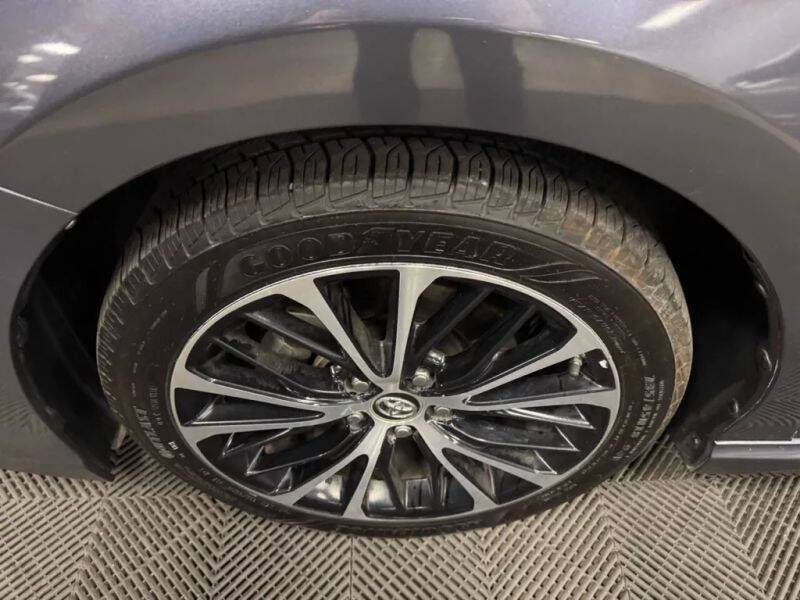 Vehicle image 20 of 58