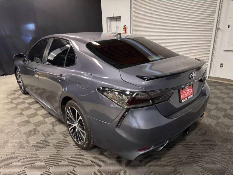 Vehicle image 7 of 58