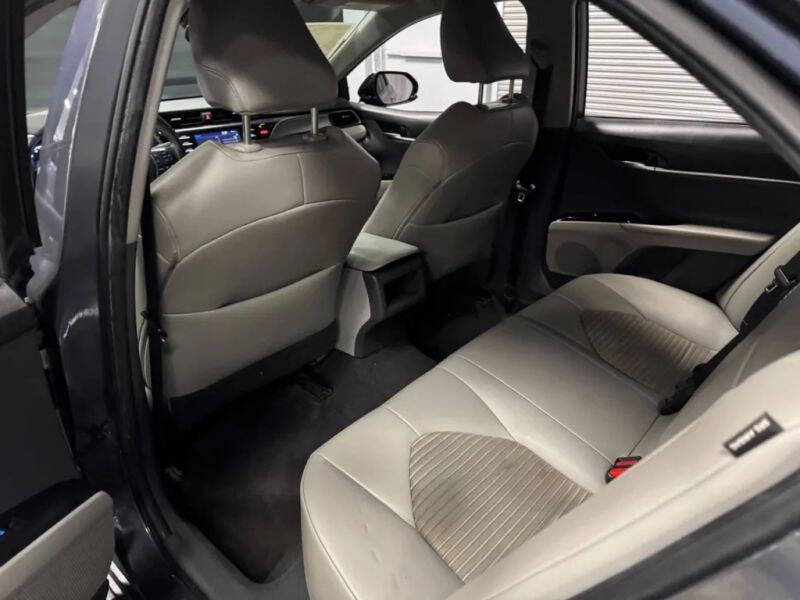 Vehicle image 45 of 58