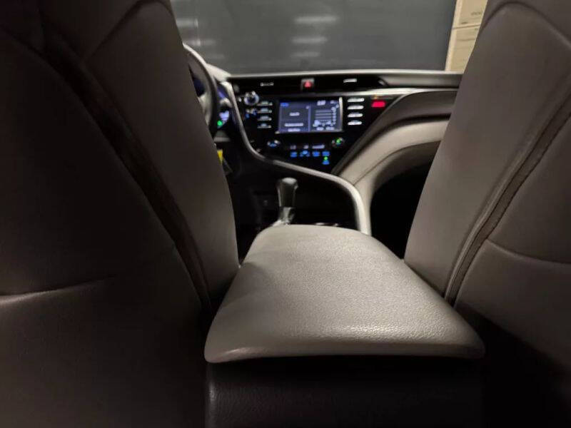 Vehicle image 41 of 58