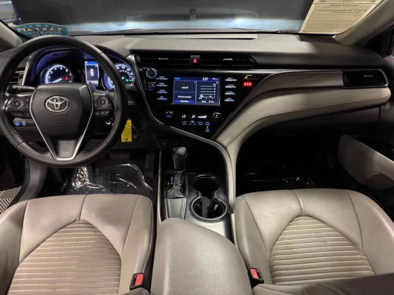 Vehicle image 40 of 58
