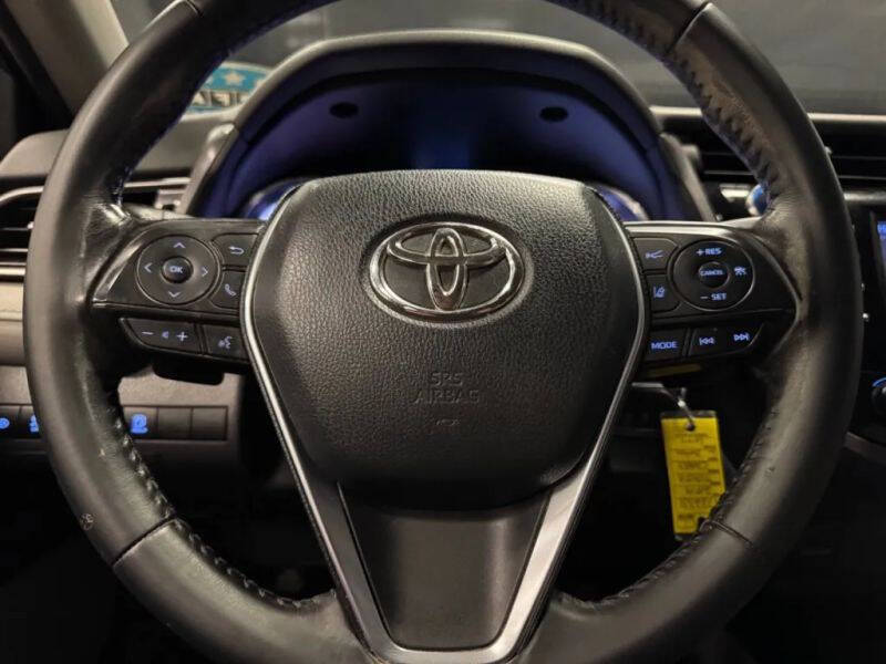 Vehicle image 23 of 58
