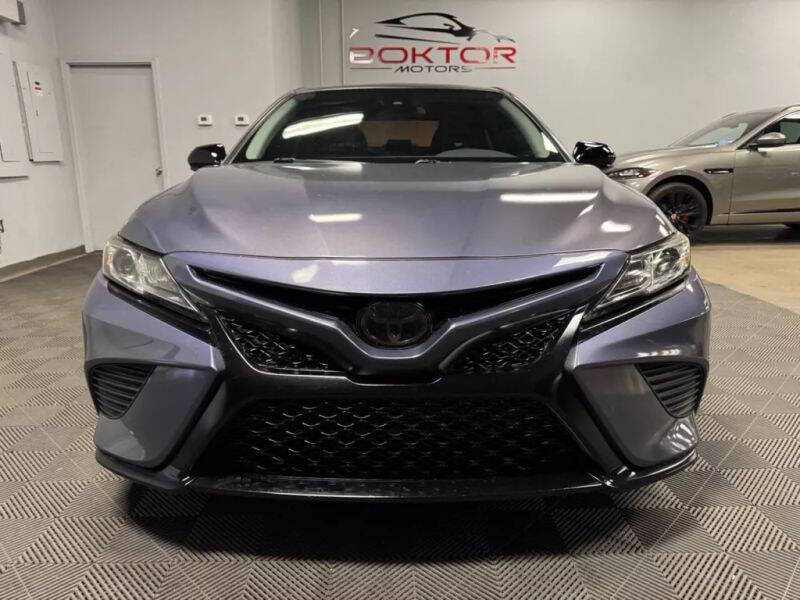 Vehicle image 10 of 58