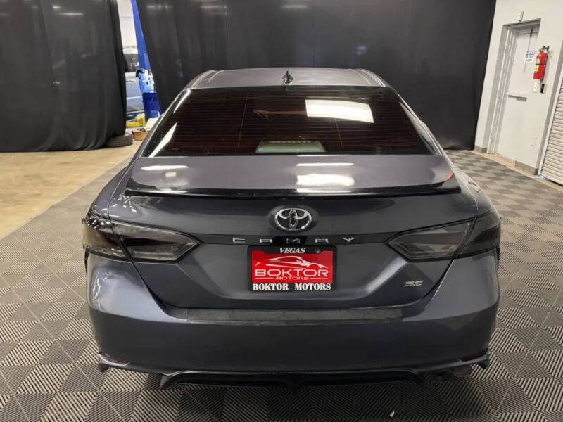 Vehicle image 17 of 58
