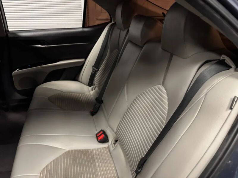 Vehicle image 44 of 58