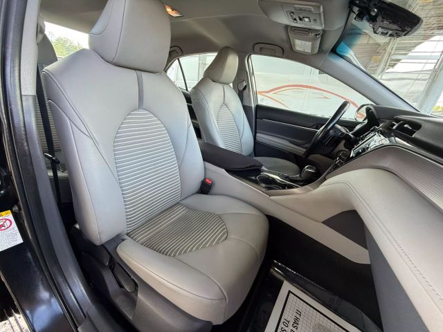 Vehicle image 26 of 47
