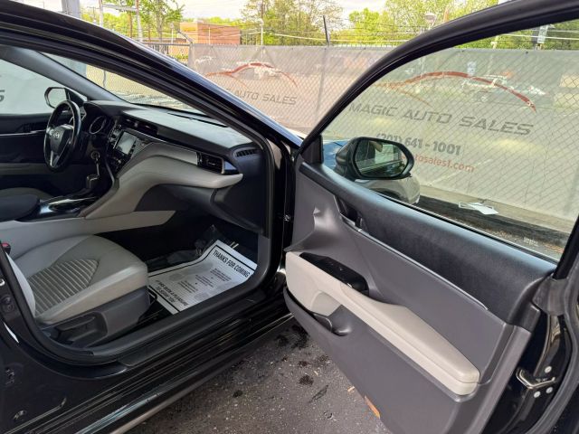 Vehicle image 24 of 47