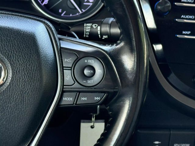 Vehicle image 32 of 47