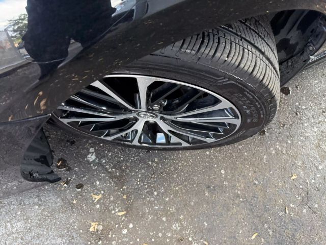 Vehicle image 36 of 47