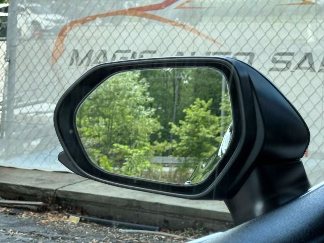 Vehicle image 34 of 47
