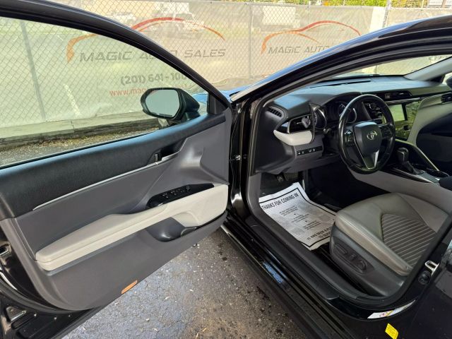 Vehicle image 14 of 47