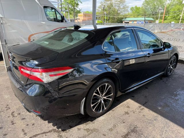 Vehicle image 8 of 47