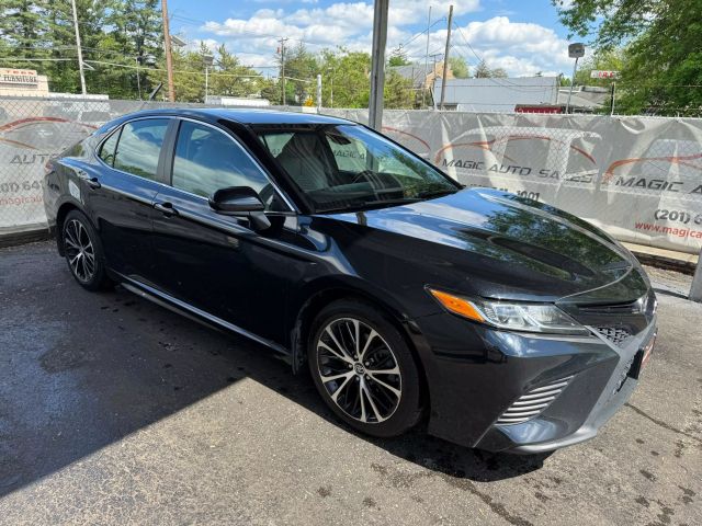 Vehicle image 5 of 47