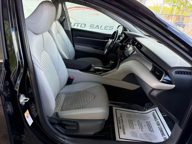 Vehicle image 25 of 47