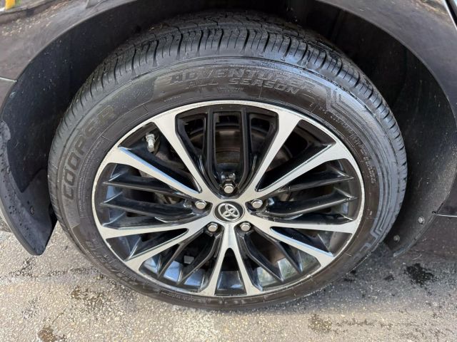 Vehicle image 44 of 47
