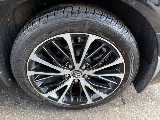 Vehicle image 40 of 47