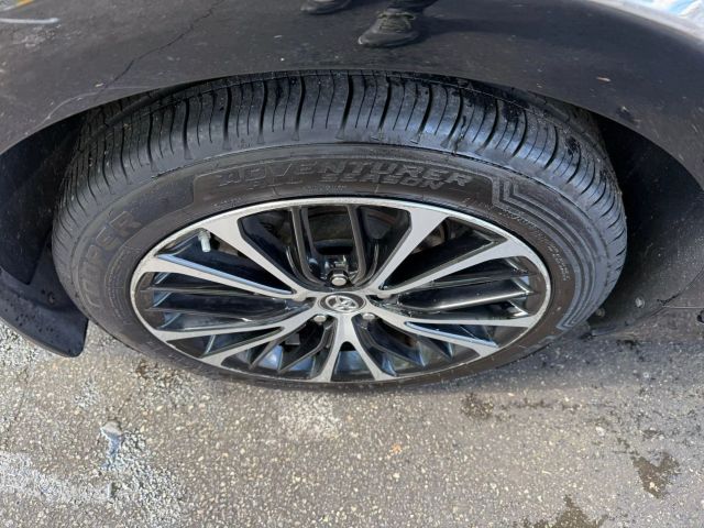 Vehicle image 43 of 47