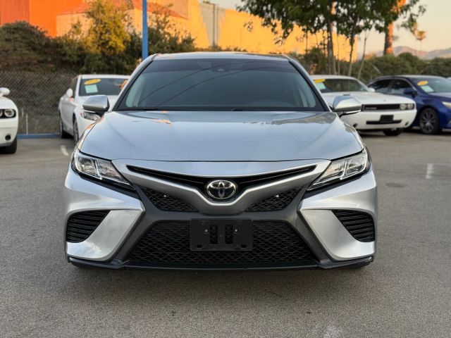 2019 Toyota Camry SE Image 2 of 19