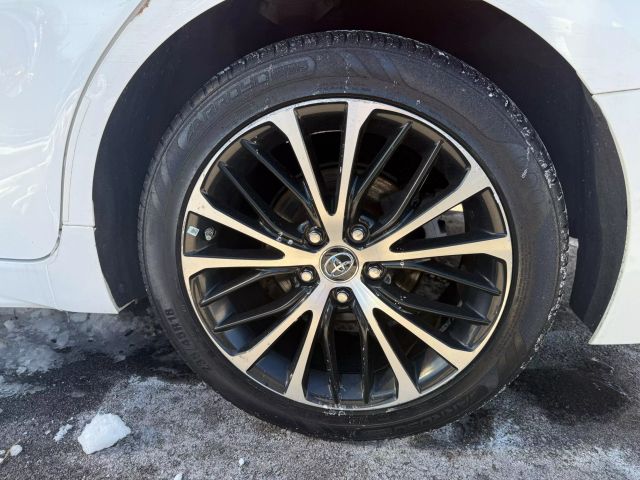 Vehicle image 40 of 43