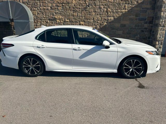 Vehicle image 5 of 43