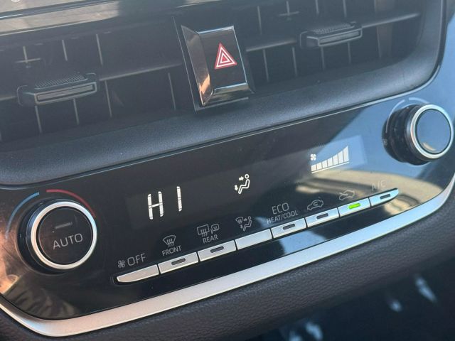 Vehicle image 28 of 43